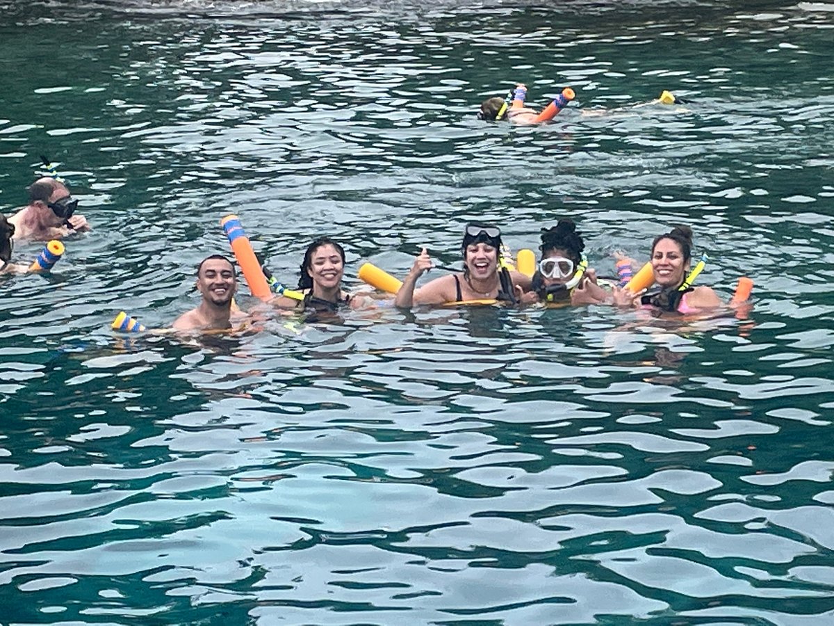 group snorkeling in Kona Coast.